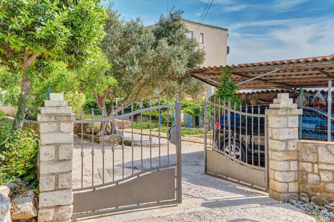 Apartment Dami Mali Losinj Exterior photo