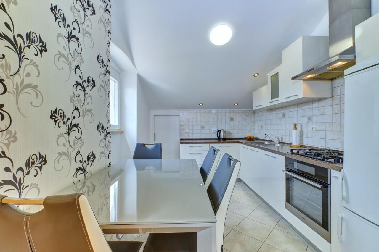 Apartment Dami Mali Losinj Exterior photo